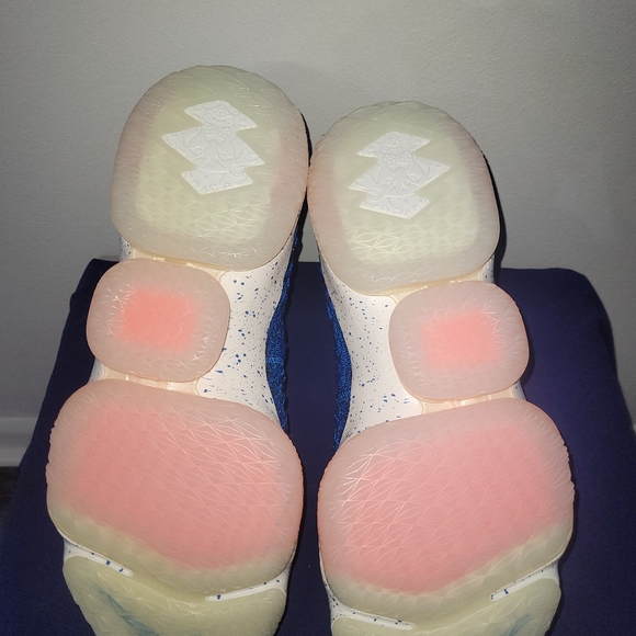 LeBron 15 Hardwood Classics - Picture 6 of 8